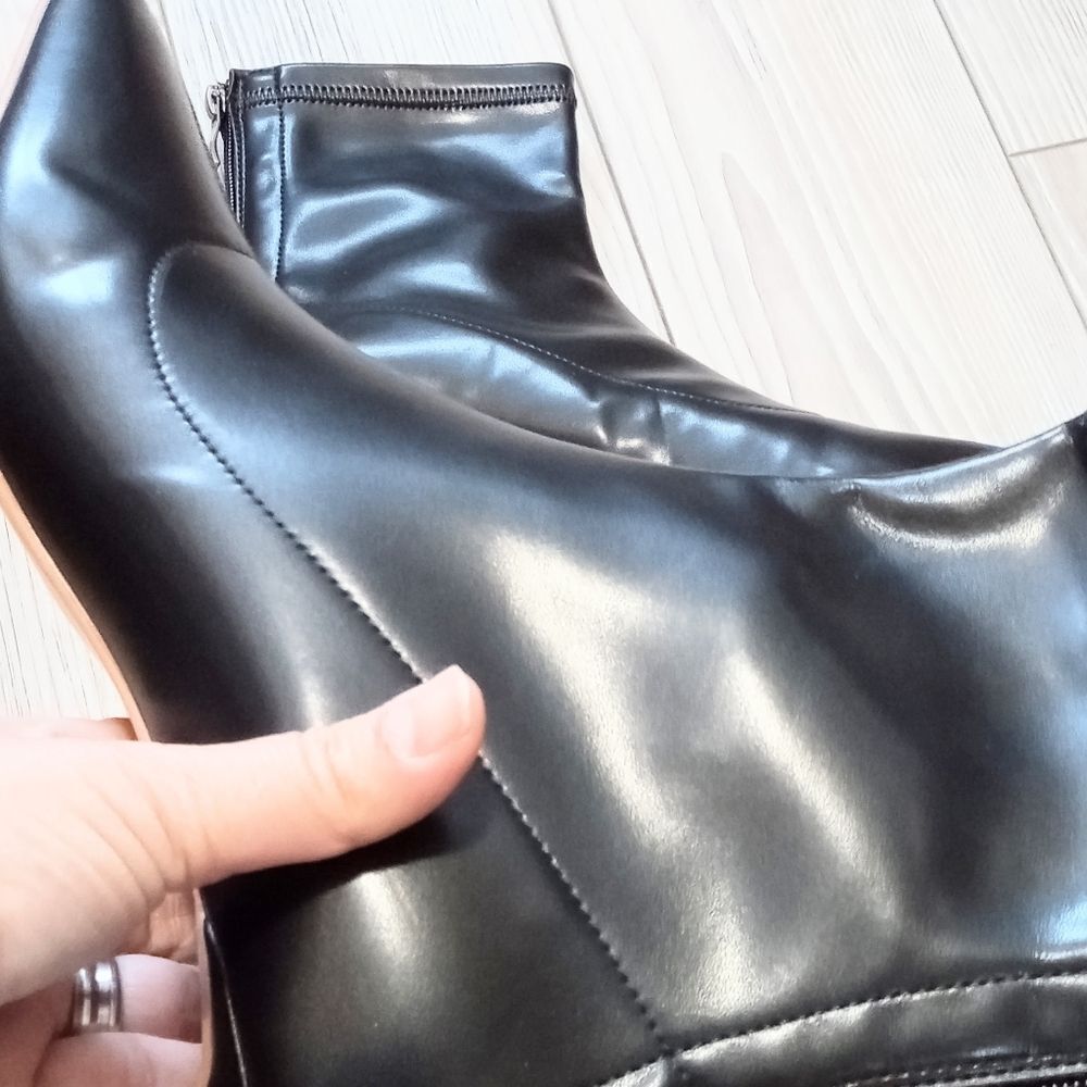 (83-4450) Women's Ankle Boots Sz 38 (7.5) - Picture 7 of 9